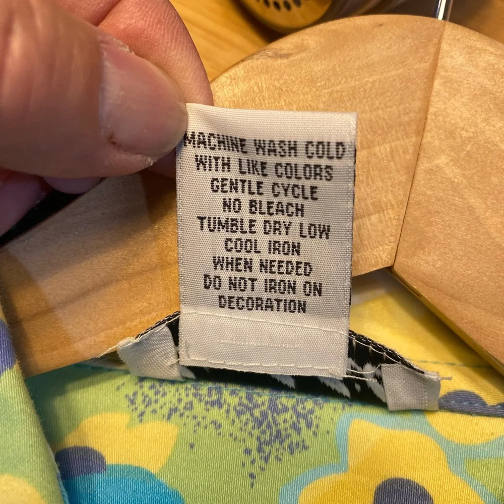 Colorful Patterned Button-Up Jacket - Picture 6 of 6